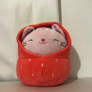 Squishmallows Laura the cat strawberry costume 🍓 9”